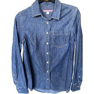 Tommy Hilfiger womens button down denim top is size S like new condition